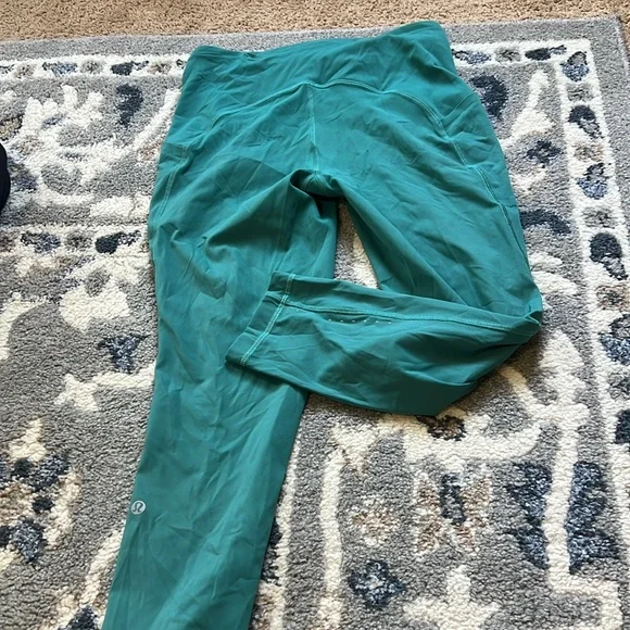 Lululemon Swift Speed HR Crop - size 8 -teal color - Picture 4 of 7